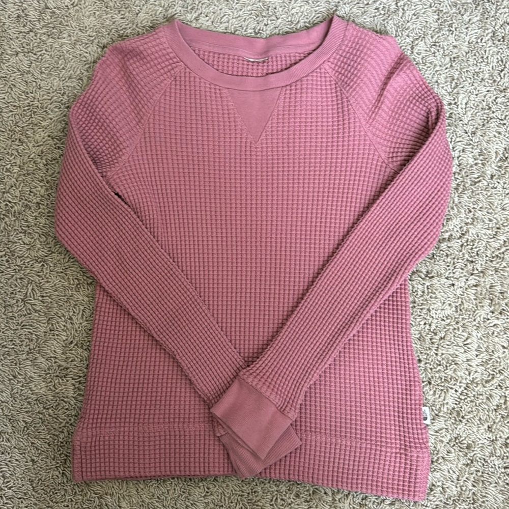 The North Face waffle knit, long sleeve sweatshirt rose color. Size XS.